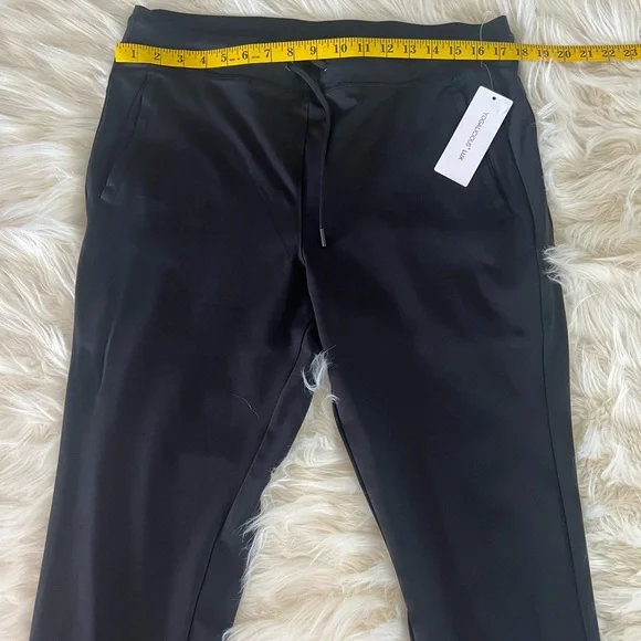 Yogalicous Womens Lux Jogger & Under Armour Velocity Twist Top, Size 1X